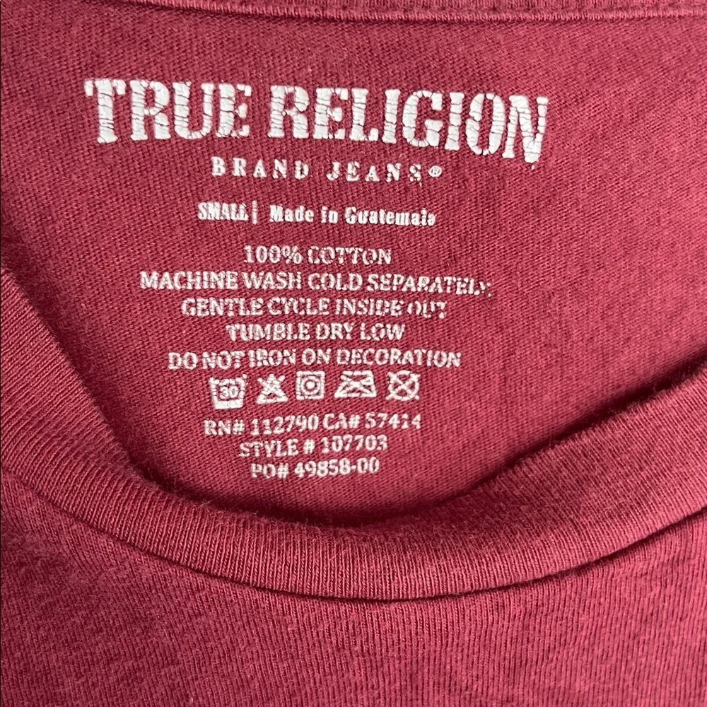 True Religion Men’s Buddha‎ Guitar Logo Maroon Burgundy Tee Shirt Small